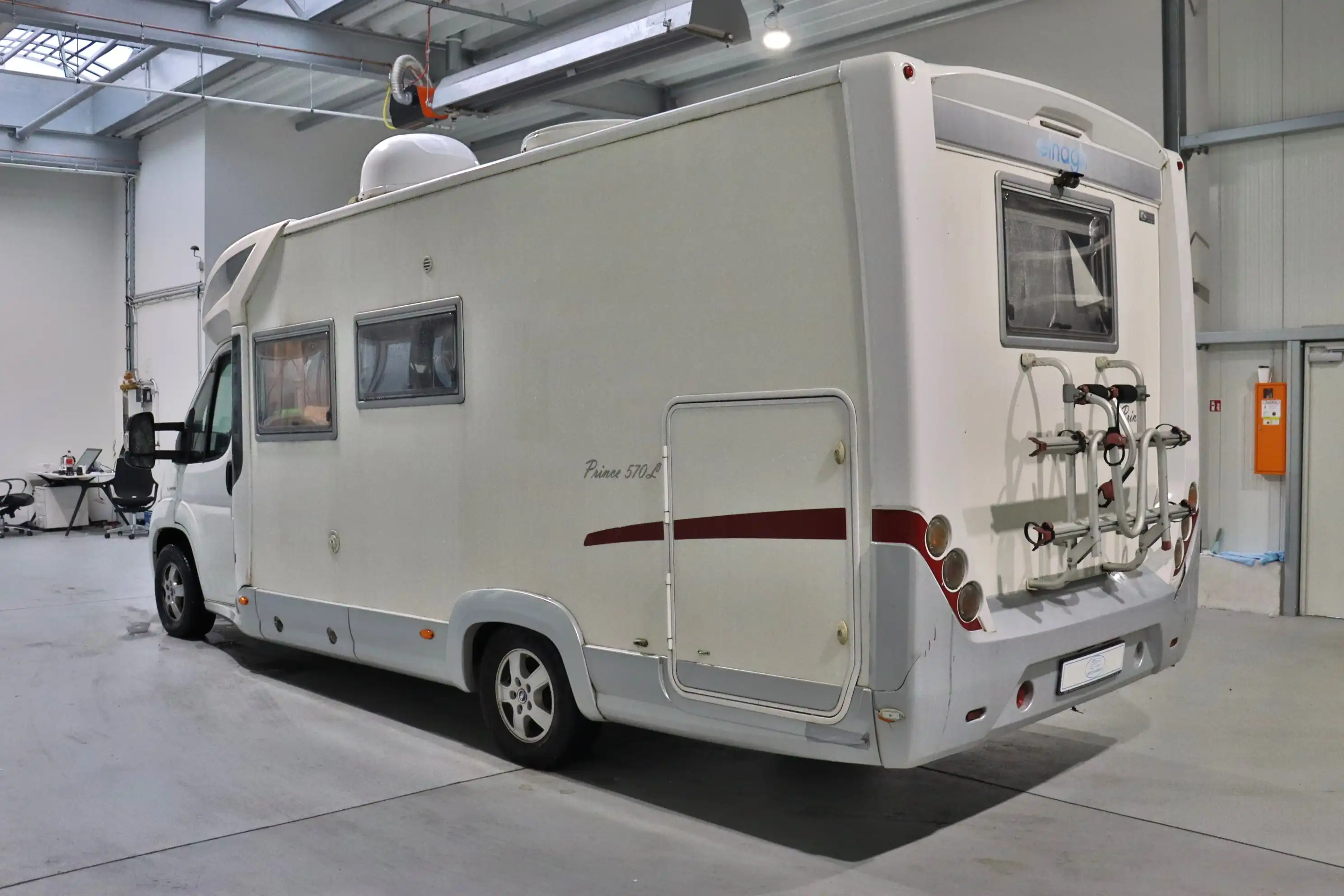 ELNAGH Prince 570 L