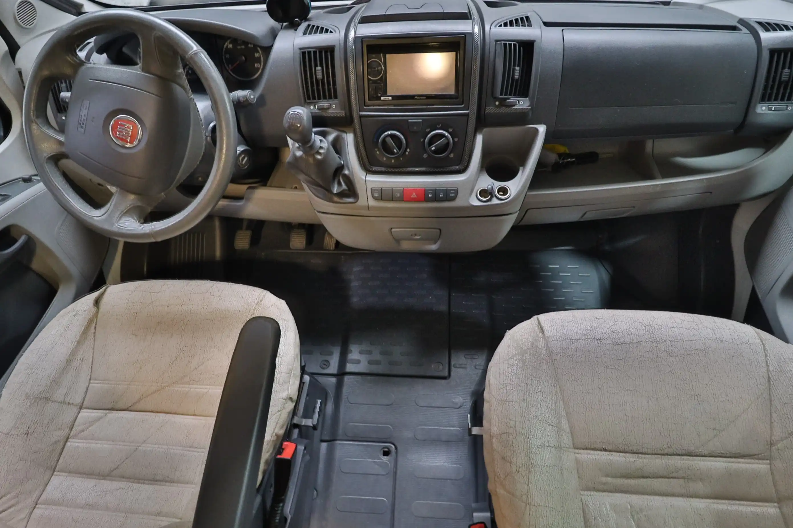ELNAGH Prince 570 L