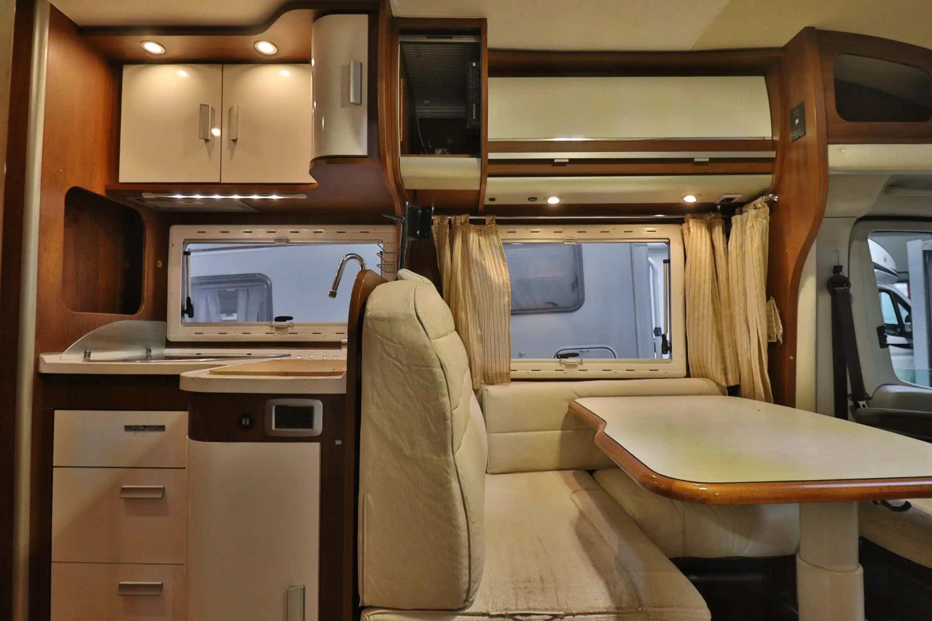 ELNAGH Prince 570 L