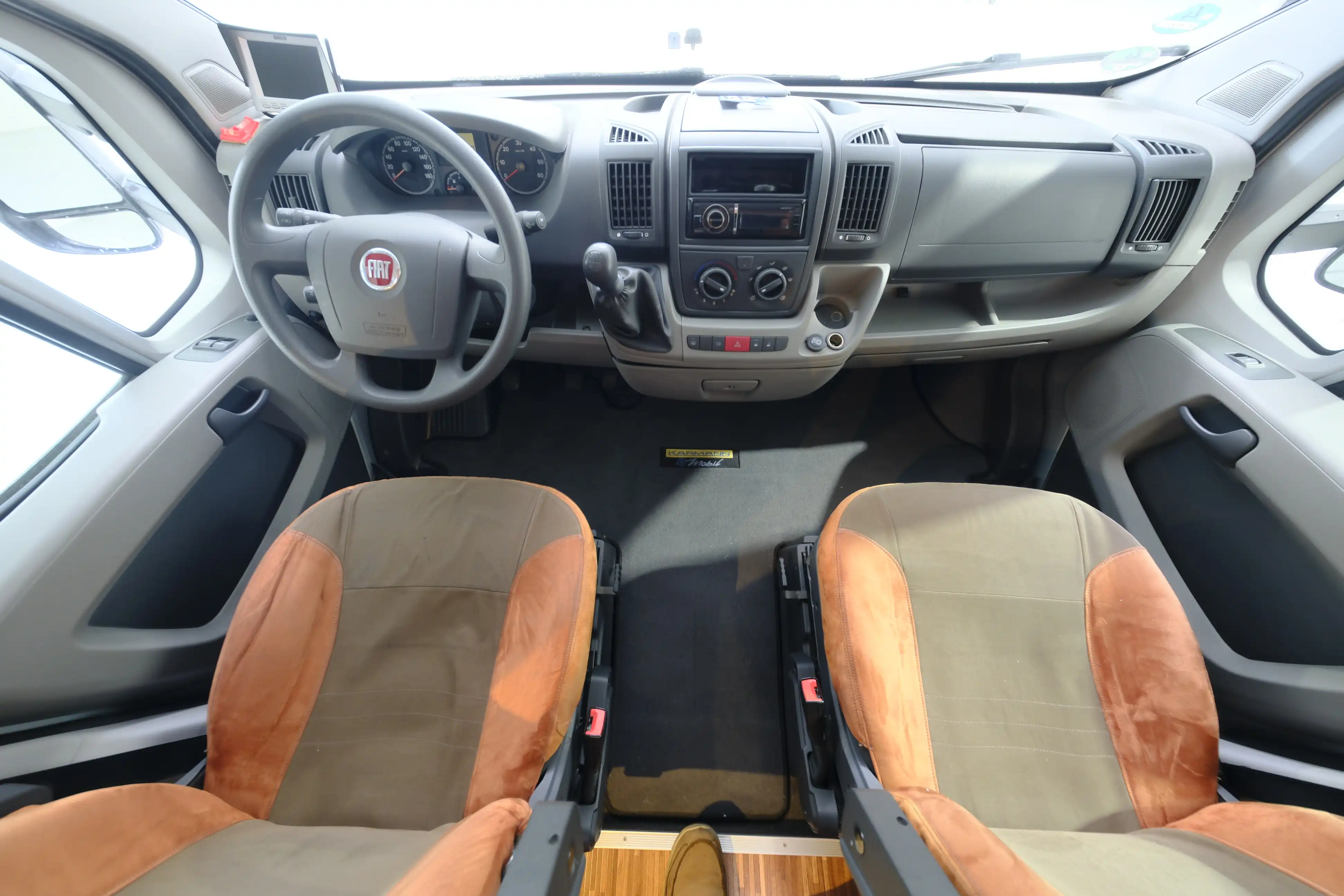 KARMANN Ontario 670 VB